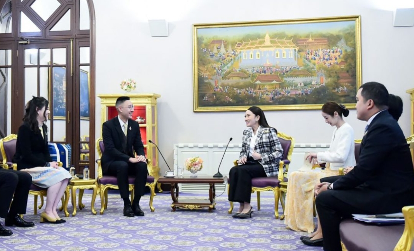 佩通坦会见APEC青年代表，承诺大力支持教育领域.png