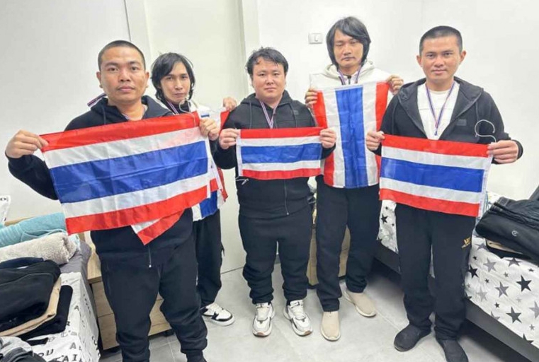 5名获释人质今日返泰，泰外交副部长机场迎接